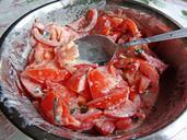 tomatoes-salad-pig-iron-food-eat-957717.jpg