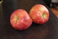 apples-red-fruit-1018956.jpg