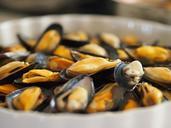 seafood-molluscs-clams-cook-food-670948.jpg