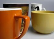 mugs-orange-yellow-449536.jpg