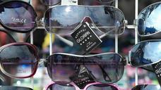 sunglasses-glasses-sun-reflection-403043.jpg