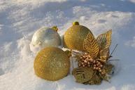 christmas-holiday-balls-ornaments-82921.jpg