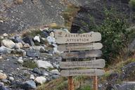 Sign-showing-the-directions-and-hiking-trails.jpg