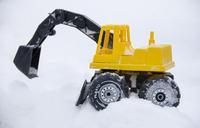 toy-excavator-snow-shovel-242732.jpg