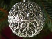 christmas-ornament-ball-11300.jpg