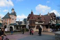 disneyland-courtyard-castle-cafe-613681.jpg