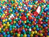 toys-colorful-balls-ball-bath-422115.jpg