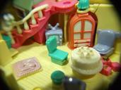 toy-miniature-doll-house-tiny-home-388267.jpg