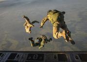 skydiving-jump-high-altitude-halo-822845.jpg