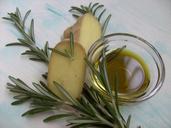 ginger-rosemary-avocado-oil-herbal-1243606.jpg