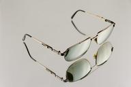 sunglasses-aviator-glasses-865815.jpg