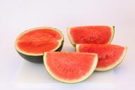 watermelon-melon-juicy-fruit-food-833195.jpg