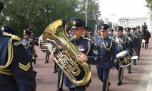 band-guard-changing-the-guard-1534703.jpg