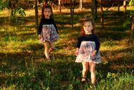 twin-sisters-forest-girls-948748.jpg