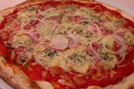 pizza-pizza-gorgonzola-onion-356412.jpg