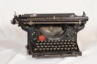 typewriter-mechanical-old-keyboard-419056.jpg