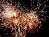 fireworks-nice-dark-522538.jpg