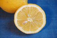 lemon-half-of-lemon-yellow-fruit-681134.jpg