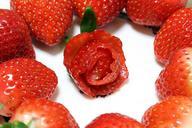 strawberry-fruit-food-healthy-845115.jpg