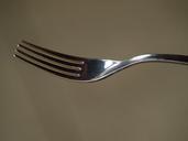 fork-cutlery-metal-fork-eat-close-334898.jpg