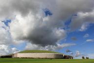 stonehenge-ireland-meadow-369169.jpg