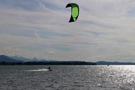 kite-surfing-surf-kitesurfing-402526.jpg