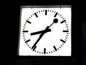 station-clock-clock-time-dates-474187.jpg