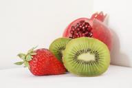 kiwi-fruit-strawberry-874521.jpg