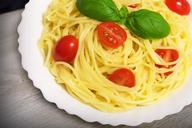 noodles-spaghetti-pasta-tomatoes-1418099.jpg