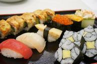 sushi-japan-cuisine-569884.jpg