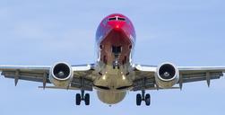 flight-aircraft-boeing-737-546204.jpg