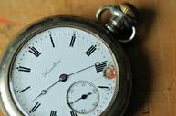 pocket-watch-time-antique-vintage-1354941.jpg