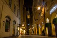 salzburg-old-town-alley-928691.jpg