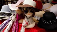 hat-shop-mannequin-straw-scarf-783146.jpg