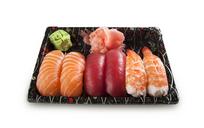 sushi-set-nigiri-maki-fish-raw-716454.jpg