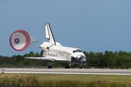 space-shuttle-discovery-landing-879561.jpg