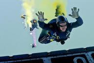 skydiving-jump-falling-parachuting-665018.jpg