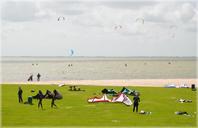 wind-kite-surfing-kitesurfing-164728.jpg