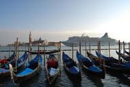 venice-italy-gondola-sea-ship-472345.jpg