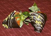 strawberry-chocolate-covered-dessert-436126.jpg