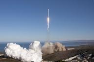 rocket-launch-spacex-lift-off-693260.jpg