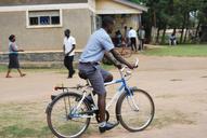 african-uganda-bicycle-riding-585273.jpg