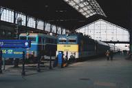 train-station-railway-travel-789634.jpg