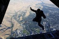 skydiving-jump-falling-parachuting-665025.jpg