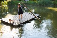 mama-daughter-raft-play-outside-1332737.jpg