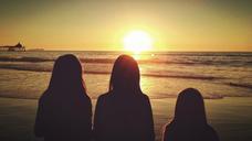 girls-children-silhouettes-sunset-324685.jpg