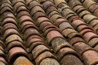 roof-roof-tile-structure-regularity-1435668.jpg