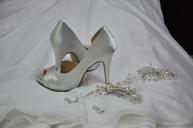 shoe-white-marriage-615540.jpg