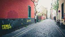 cobblestone-street-sidewalk-691167.jpg