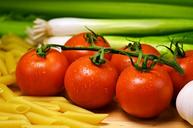 vegetables-fresh-tomatoes-1114066.jpg